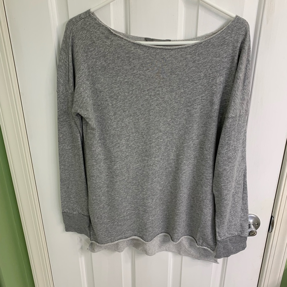 Light gray long sleeve top size medium